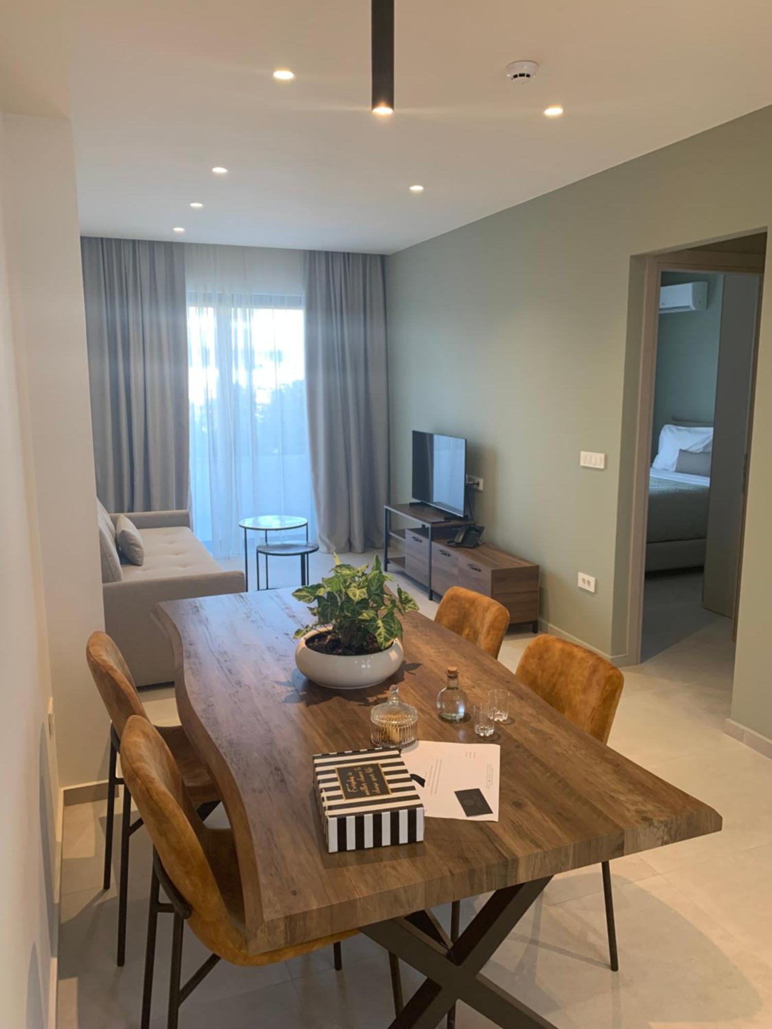 Celine Luxury Apartments & Suites 圣尼古拉奥斯 外观 照片